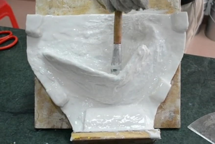 模具硅膠操作方法有幾種？